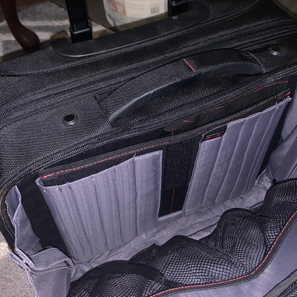 Samsonite says it all.  Looks to be in perfect condition 9/10 - Picture 3 of 4